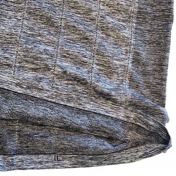 Fabletics fitted workout top Large short sleeve stretch crew neck heathered grey - Picture 7 of 7